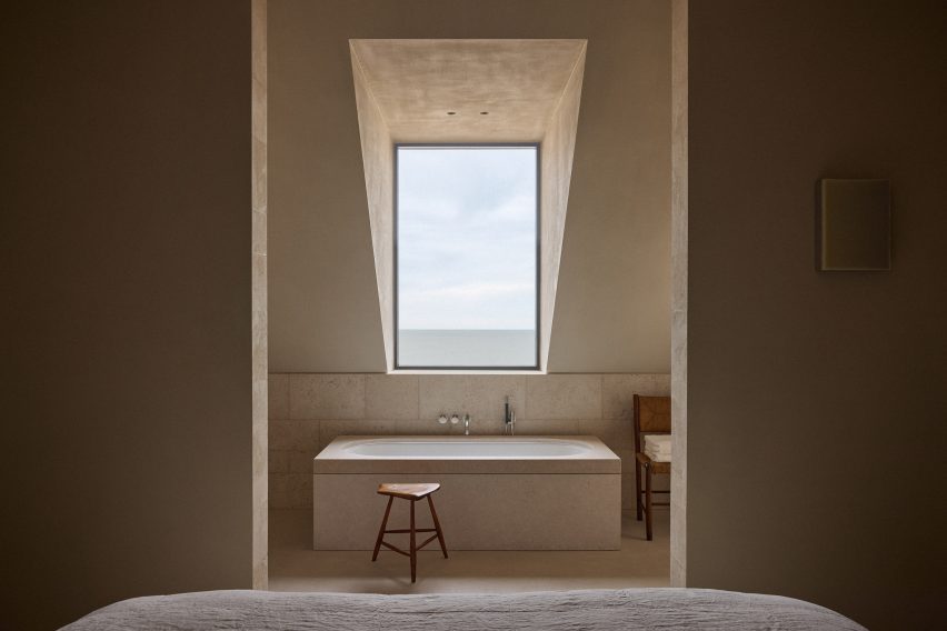 Seaside penthouse in Belgium by Merckx-Holvoet Architecten
