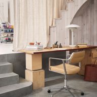 Vipp453 Swivel chair by Vipp