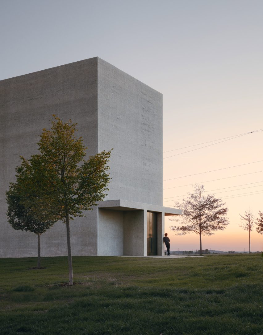 Concrete gallery in Germany by David Chipperfield Architects