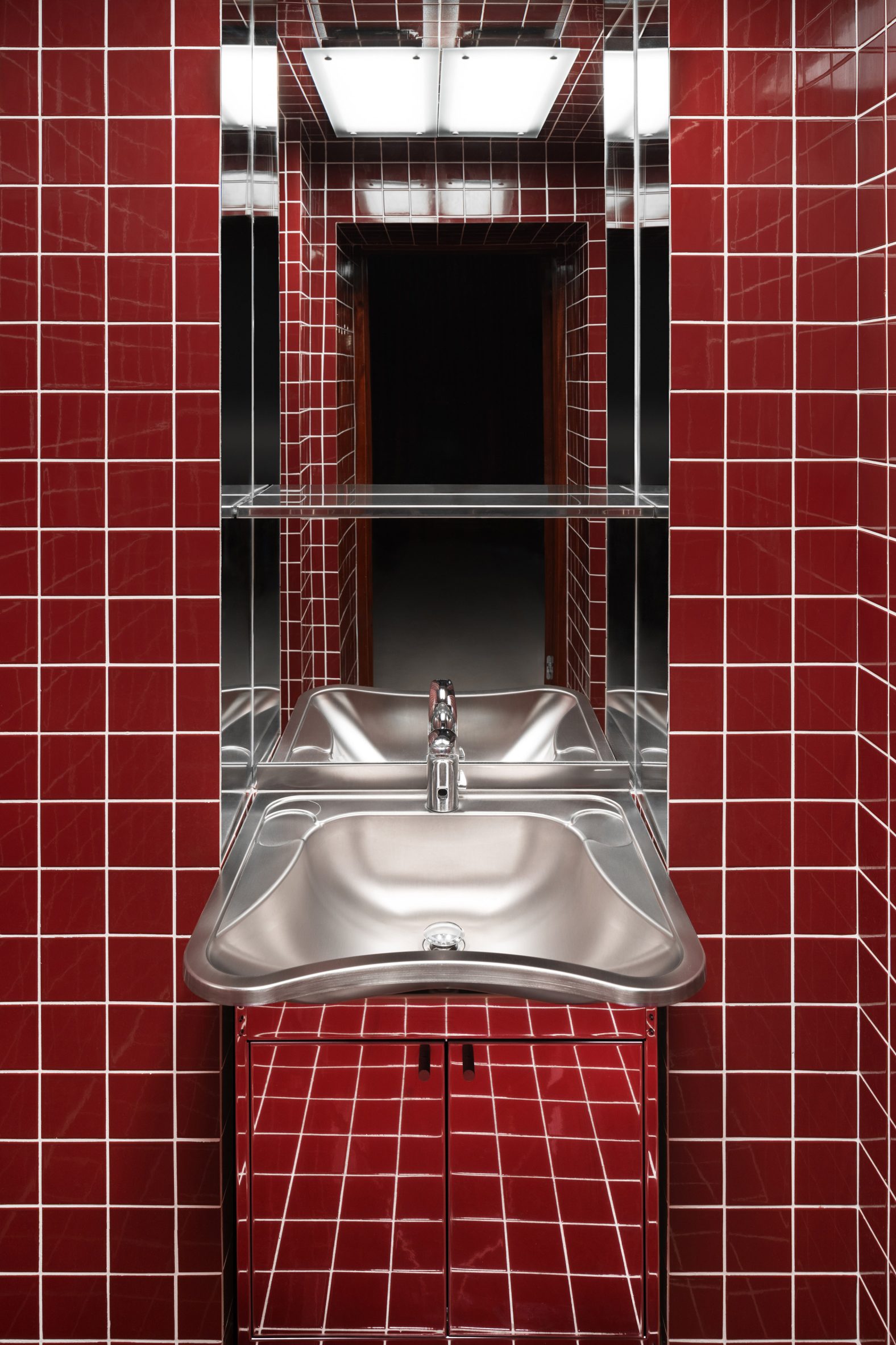 Stainless steel sink