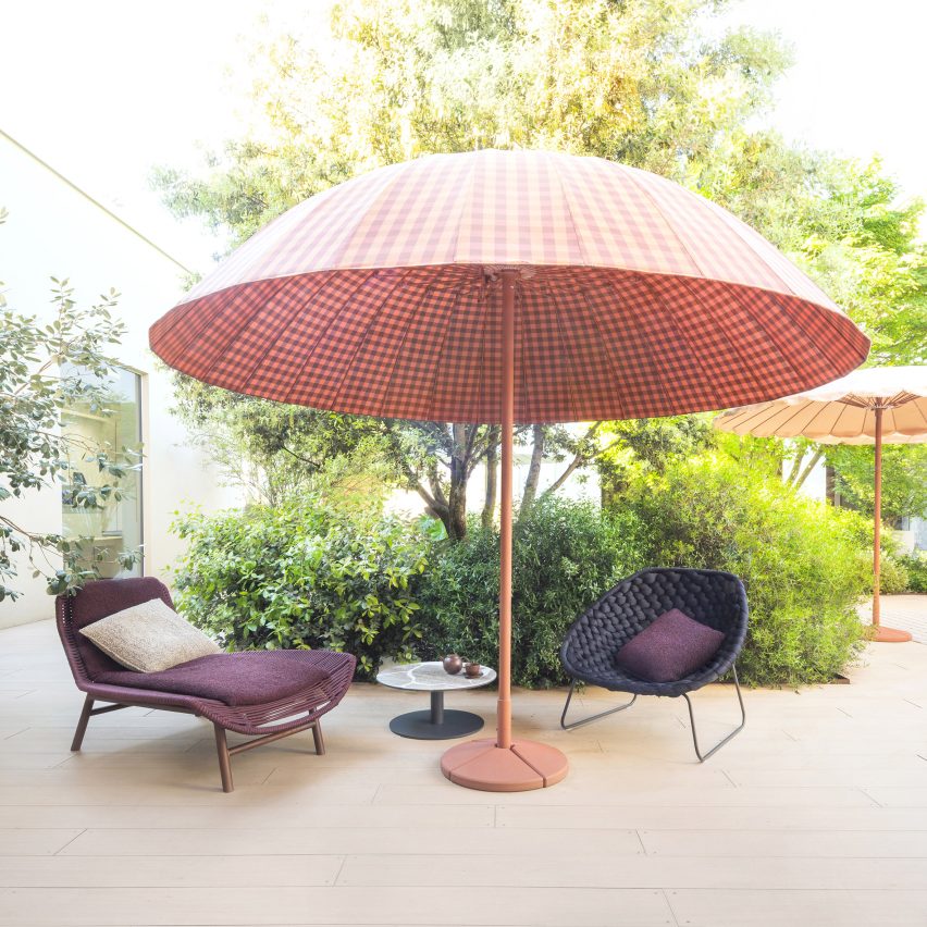 Bistrò parasol by Paola Lenti