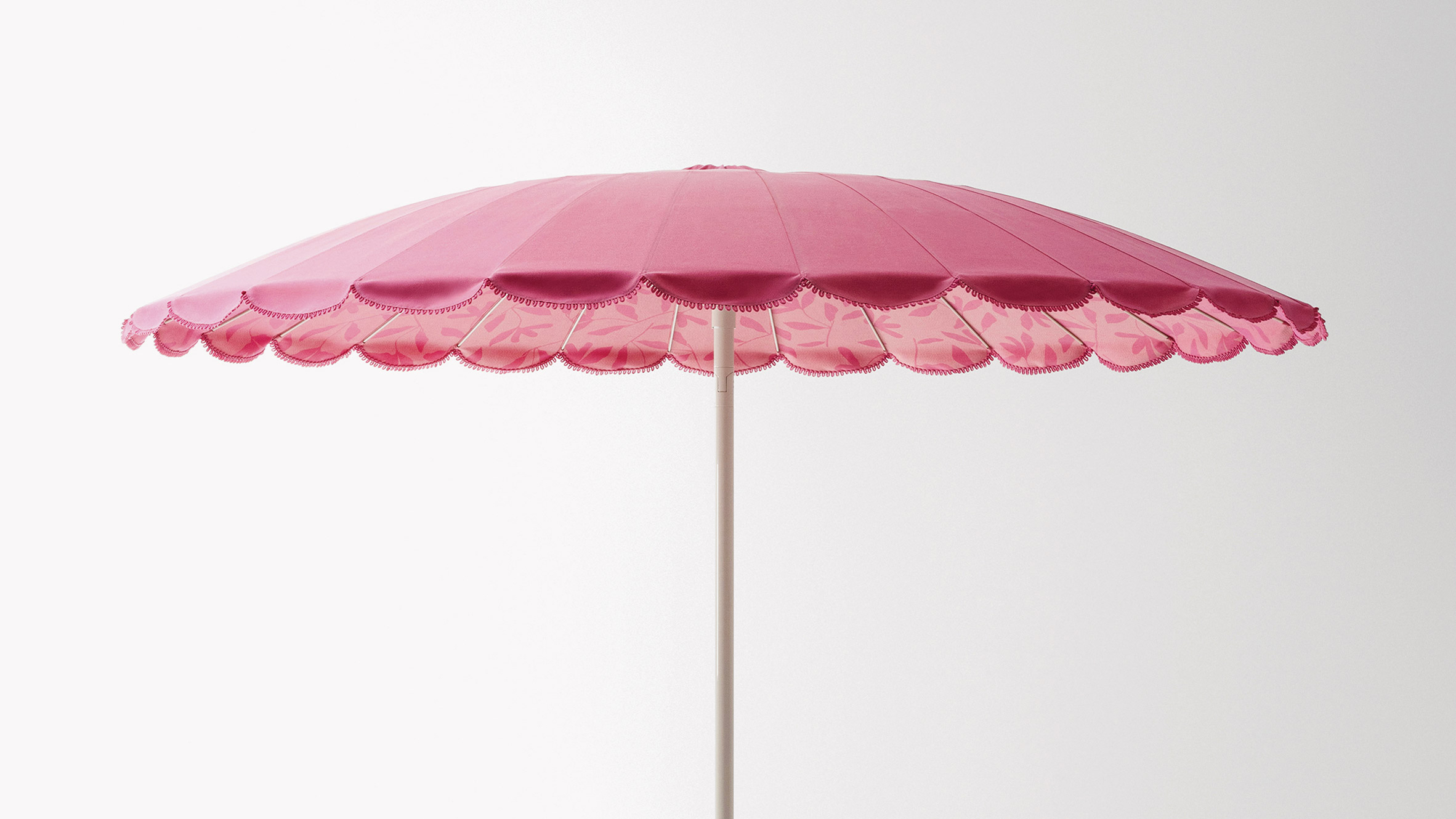 Paola Lenti Unveils Bistrò Parasol at Milan Design Week