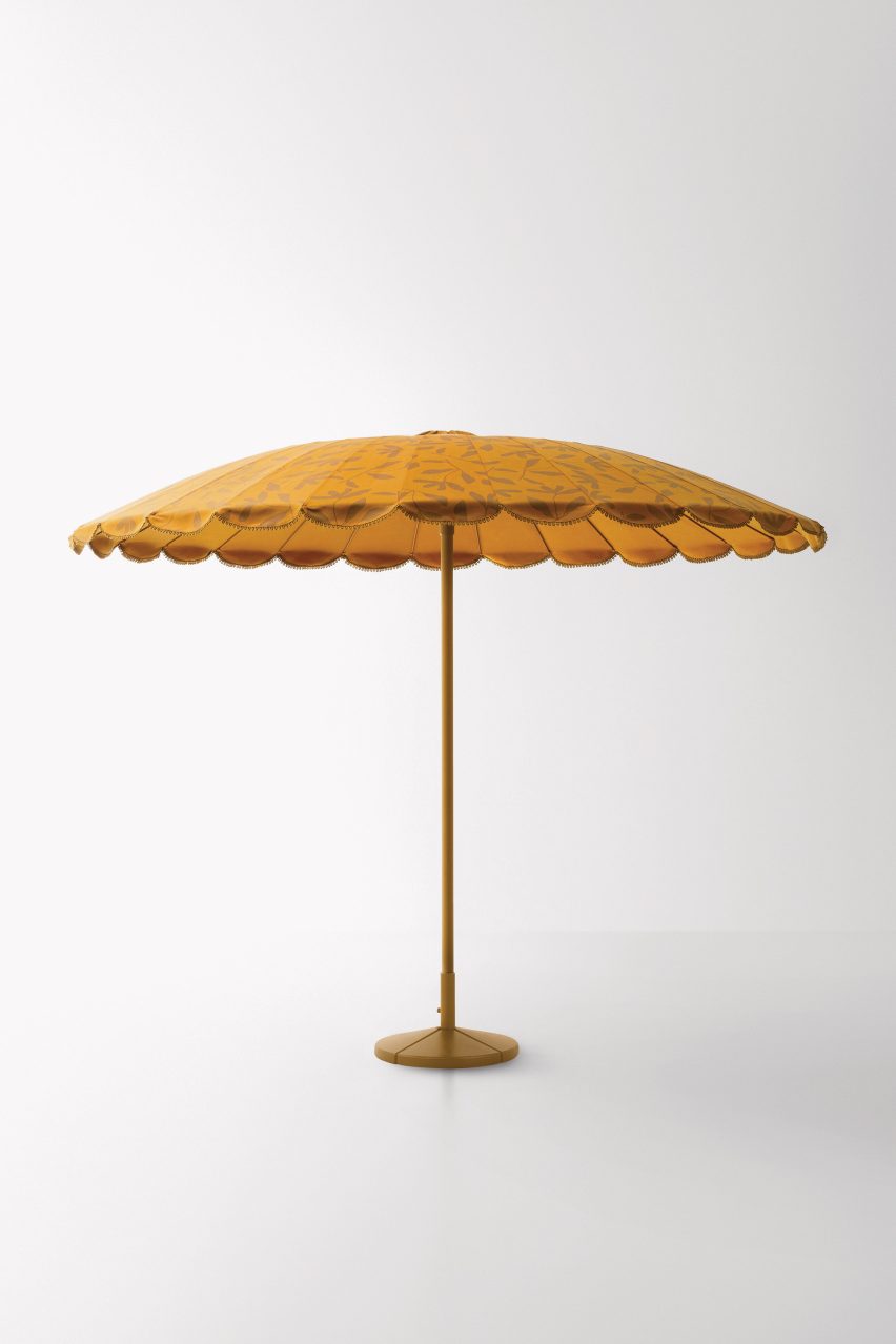 Bistrò parasol by Paola Lenti