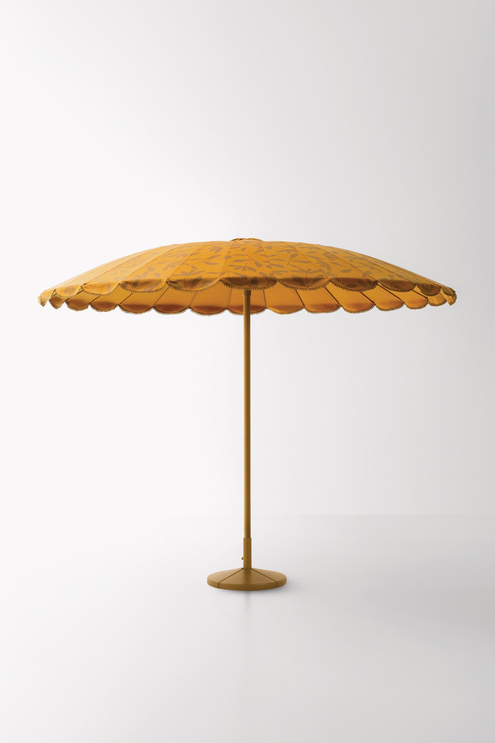 Bistrò parasol by Paola Lenti
