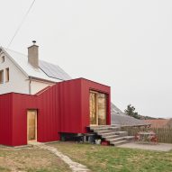 House with a Red Addition by Facha Architekti