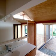 House in Yakami by Enter-Archi