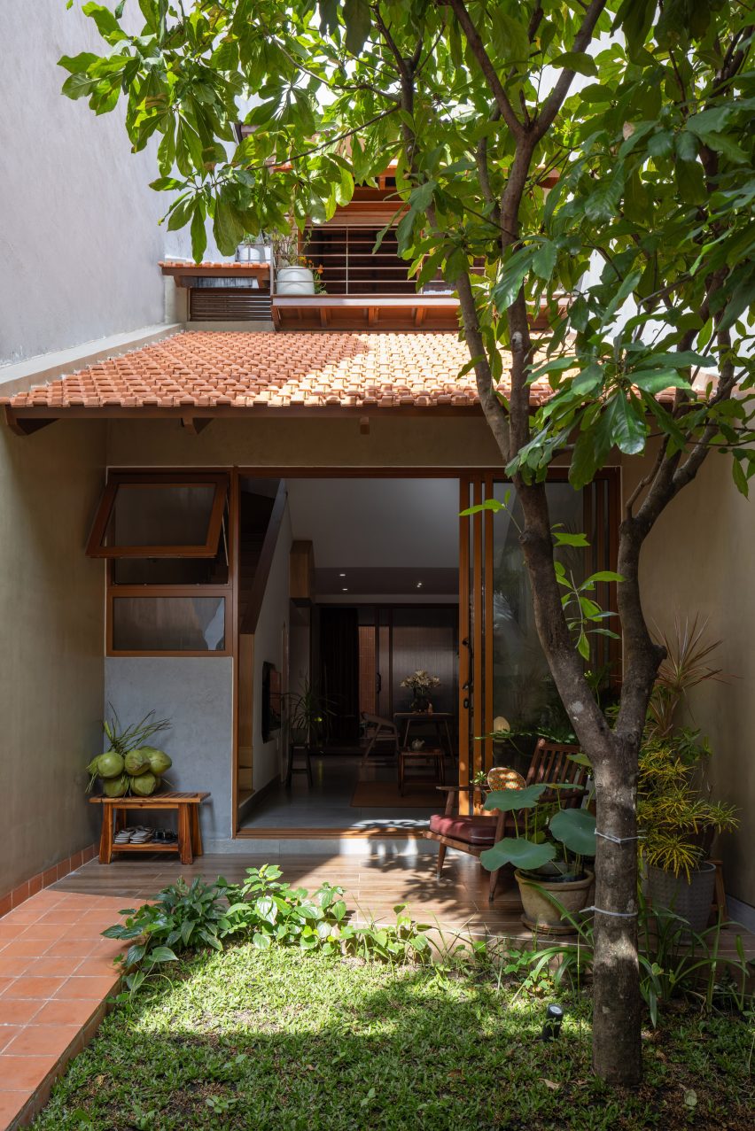 Roof House by Trung Nguyen Architects