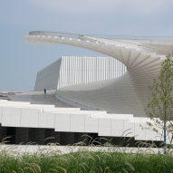 Sn&oslash;hetta completes landmark opera house in Shanghai