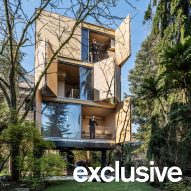 Šépka Architekti models prefab house in Prague on wooden wardrobe